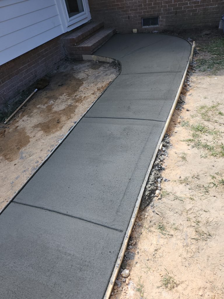 Concrete foundation wall constructed for commercial building project in Aiken SC area.